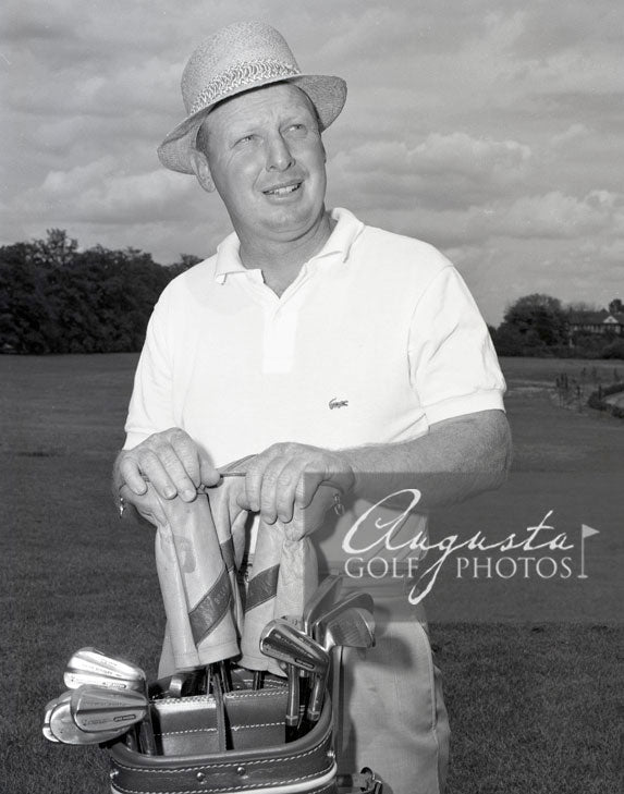 Billy Maxwell on his Clubs